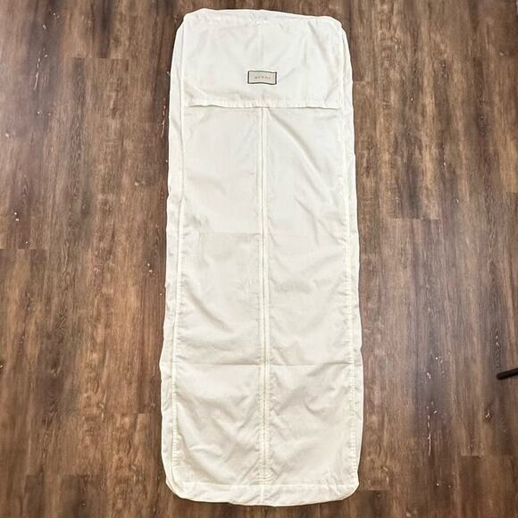 Gucci | Garment Bag & Velvet Coat Hanger | Off-white/Black | Bag: 20.5 x 57 inch - Picture 2 of 16